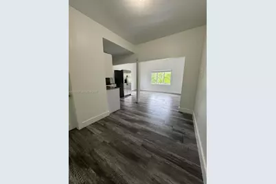 2500 NE 192nd St #6, Miami, FL 33180 - Photo 8