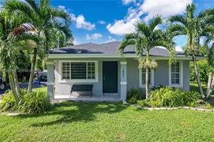 18391 SW 204th St, Miami, FL 33187 - Photo 2