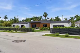 1204 S North Lake Dr, Hollywood, FL 33019 - Photo 2