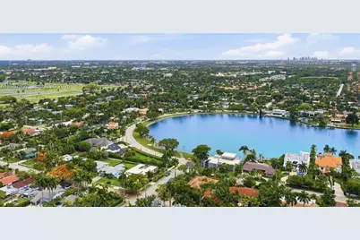 1204 S Northlake Dr, Hollywood, FL 33019 - Photo 16