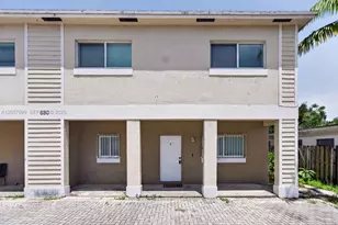 630 NW 10th Terrace, Fort Lauderdale, FL 33311 - Photo 4
