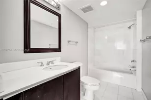 665 NE 25th St, Miami, FL 33137 - Photo 16