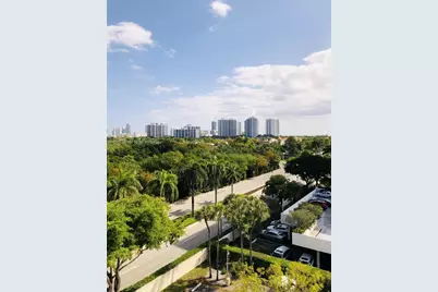 3301 N Country Club Dr #712, Aventura, FL 33180 - Photo 14