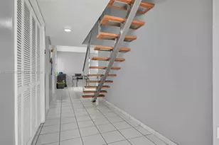 9177 Fontainebleau Blvd, Miami, FL 33172 - Photo 18