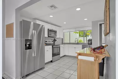 9177 Fontainebleau Blvd #3, Miami, FL 33172 - Photo 6
