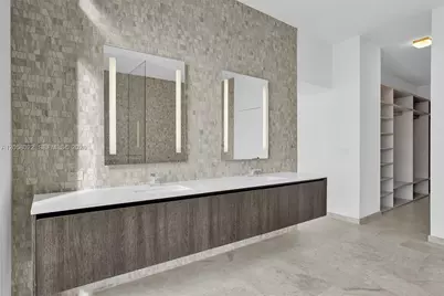88 SW 7th St #4011, Miami, FL 33130 - Photo 14