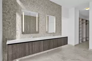 88 SW 7th St, Miami, FL 33130 - Photo 14