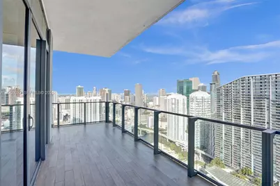 88 SW 7th St #4011, Miami, FL 33130 - Photo 4