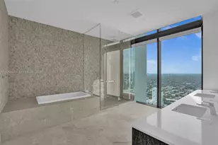 88 SW 7th St, Miami, FL 33130 - Photo 12