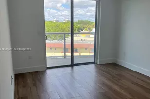 13800 Highland Dr, North Miami Beach, FL 33181 - Photo 6