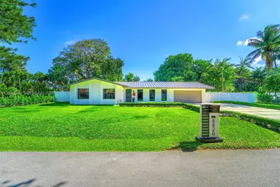 8820 SW 182nd Ter, Palmetto Bay, FL 33157 - Photo 2