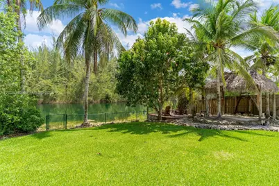 3140 Fairways Dr, Homestead, FL 33035 - Photo 30