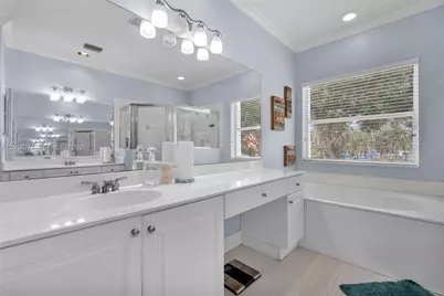 7565 NW 19th Dr, Pembroke Pines, FL 33024 - Photo 28