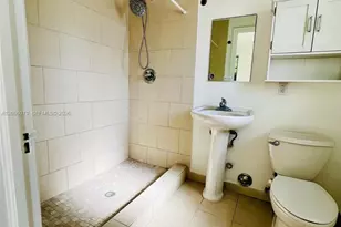 2830 Pine Tree Dr, Miami Beach, FL 33139 - Photo 14