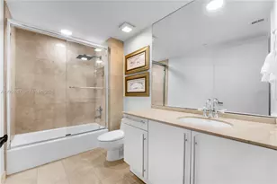 1000 S Pointe Dr, Miami Beach, FL 33139 - Photo 32