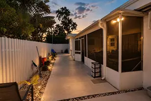565 NE 179th Dr, North Miami Beach, FL 33162 - Photo 6