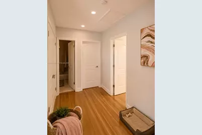 565 NE 179th Dr, North Miami Beach, FL 33162 - Photo 10