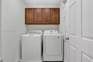 8565 Lamppost, Orlando, FL 32832 - Photo 30