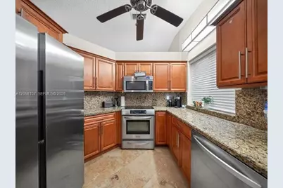 8514 SW 209th Ln, Cutler Bay, FL 33189 - Photo 10