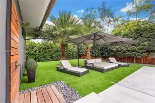 60 Shore Dr W, Miami, FL 33133 - Photo 26