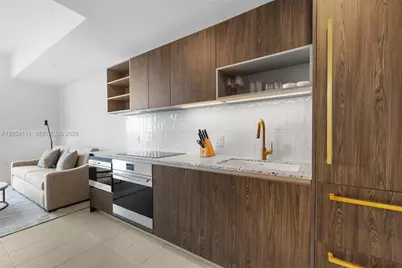 159 NE 6th St #5008, Miami, FL 33132 - Photo 8