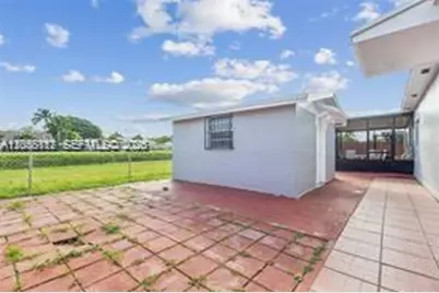10471 SW 141st Dr, Miami, FL 33176 - Photo 4