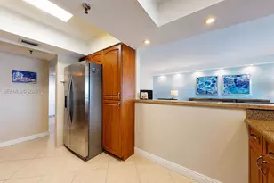 2401 Collins Ave, Miami Beach, FL 33140 - Photo 14