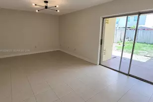 932 W 80th Pl, Hialeah, FL 33014 - Photo 6