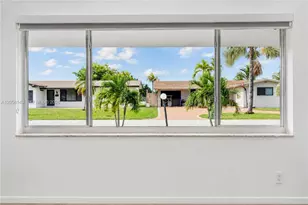 8720 NW 11th St, Pembroke Pines, FL 33024 - Photo 12