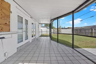 8720 NW 11th St, Pembroke Pines, FL 33024 - Photo 20