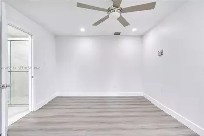 8720 NW 11th St, Pembroke Pines, FL 33024 - Photo 28