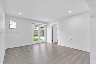 8720 NW 11th St, Pembroke Pines, FL 33024 - Photo 24