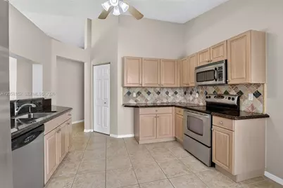 16249 NW 24th St, Pembroke Pines, FL 33028 - Photo 10