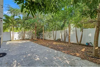 3506 W 106th Ter, Hialeah, FL 33018 - Photo 36