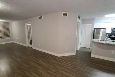 2803 N Oakland Forest Dr #108, Oakland Park, FL 33309 - Photo 10