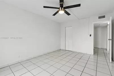 1825 W 44th Pl #509, Hialeah, FL 33012 - Photo 38