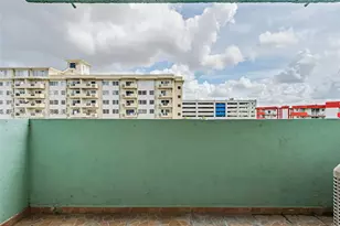 1825 W 44th Pl, Hialeah, FL 33012 - Photo 12