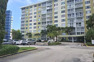 4400Hillcrest Hillcrest Dr, Hollywood, FL 33021 - Photo 1