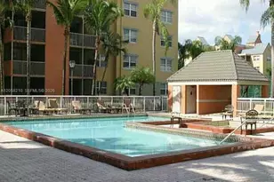 8343 Lake Dr, Doral, FL 33166 - Photo 10
