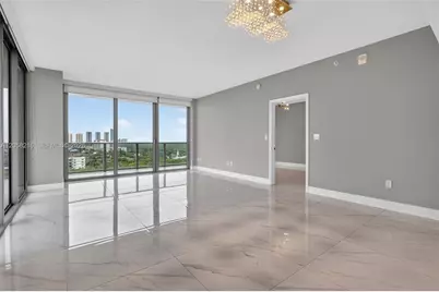 16385 Biscayne Blvd #1215, North Miami Beach, FL 33160 - Photo 2