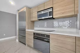 16385 Biscayne Blvd, North Miami Beach, FL 33160 - Photo 8