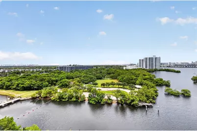 16385 Biscayne Blvd #1215, North Miami Beach, FL 33160 - Photo 30