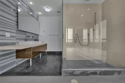 1100 Biscayne Blvd #4308, Miami, FL 33132 - Photo 40