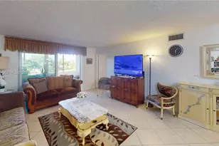 9320 Sunrise Lakes Blvd, Sunrise, FL 33322 - Photo 12