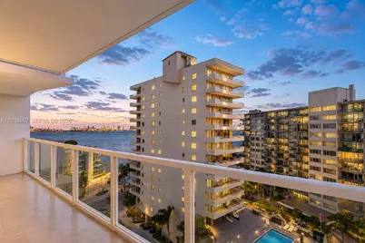 218 SE 14th St #1203, Miami, FL 33131 - Photo 1