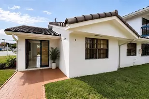 10900 NW 7th St, Miami, FL 33172 - Photo 2