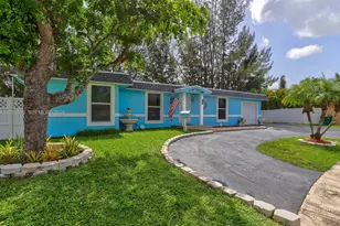 6605 NW 80th Ct, Tamarac, FL 33321 - Photo 2