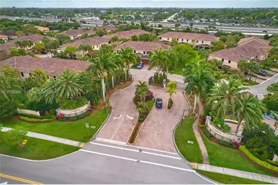129 Riverwalk Cir E, Plantation, FL 33325 - Photo 24
