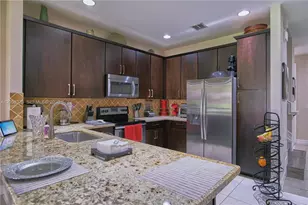 129 Riverwalk Cir E, Plantation, FL 33325 - Photo 6