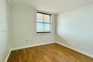 900 SW 8th St, Miami, FL 33130 - Photo 14